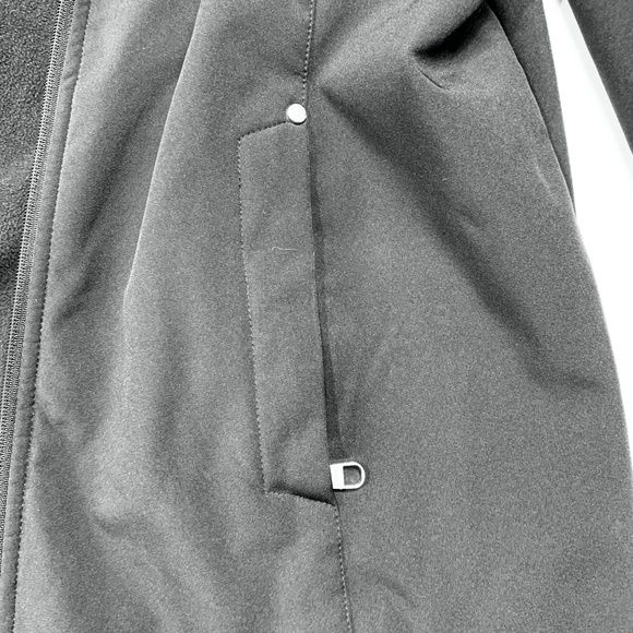 Calvin Klein Water Resistant Breathable Shell - Picture 10 of 12